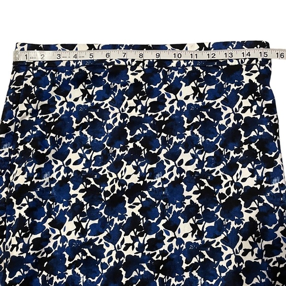 J. by J. Crew Blue/White/Black Abstract Floral Print Pencil Skirt - Sz 4 - Picture 8 of 10
